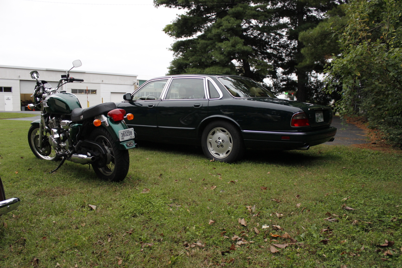 Illustration for article titled Volunteer Day at the Lane Photo Dump(Cars and Bikes)